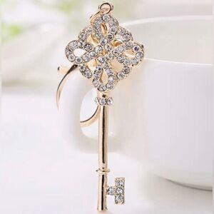 NEW Sparkling Knot Rhinestone Key bag charm/keychain